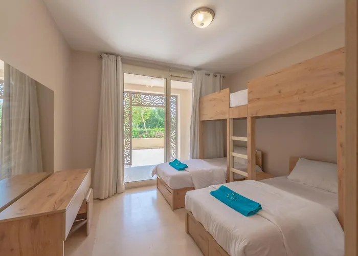 Elegant With Pool And Access Daire *