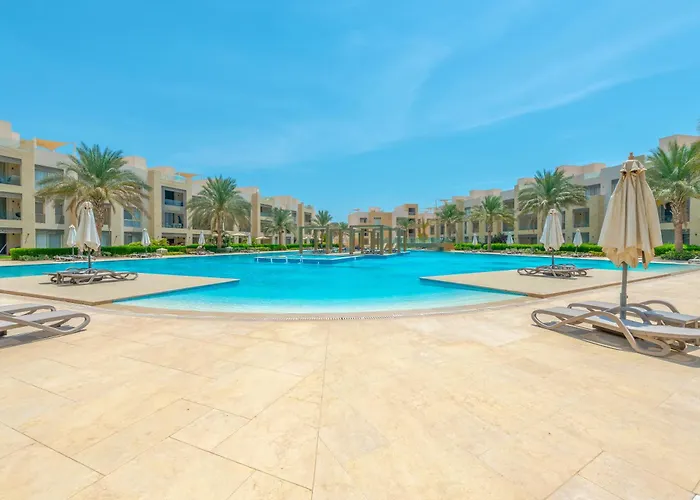 Daire Elegant With Pool And Access